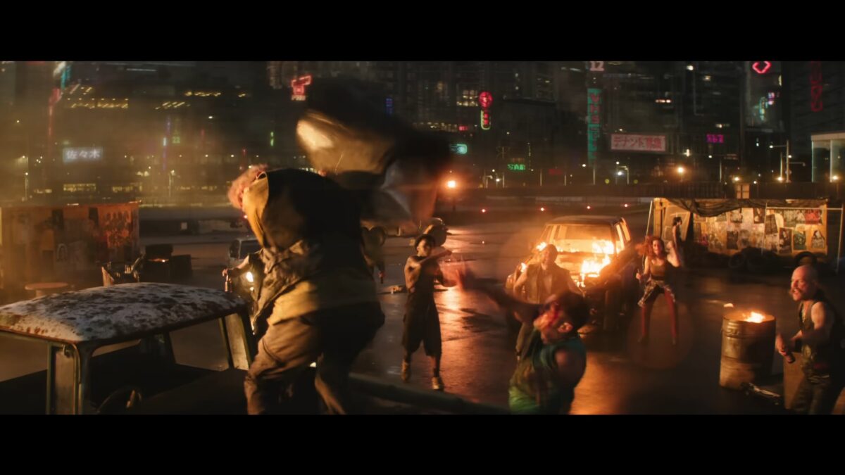 Adegan perkelahian jalanan di film Street Fighter 2026 yang mengadaptasi intro Street Fighter II
